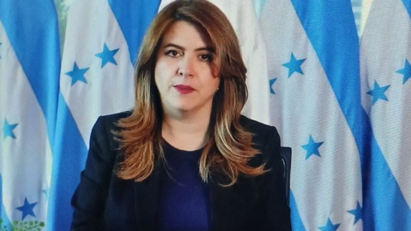 Cossette López (1) Cossette López (1)