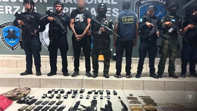 Capturan a hombre con 60 paquetes de marihuana La Lima