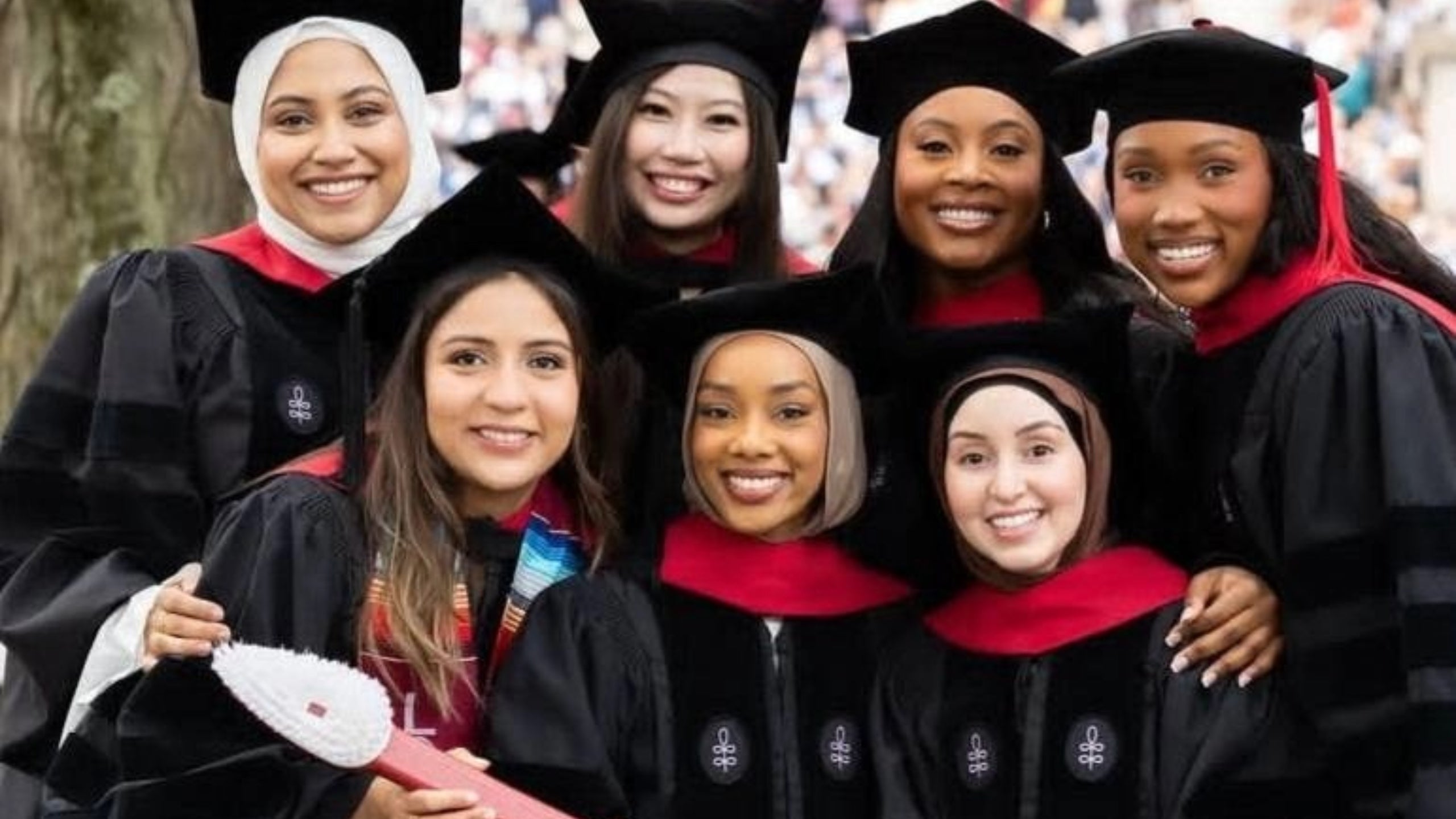 Hondureña culmina su carrera en Harvard