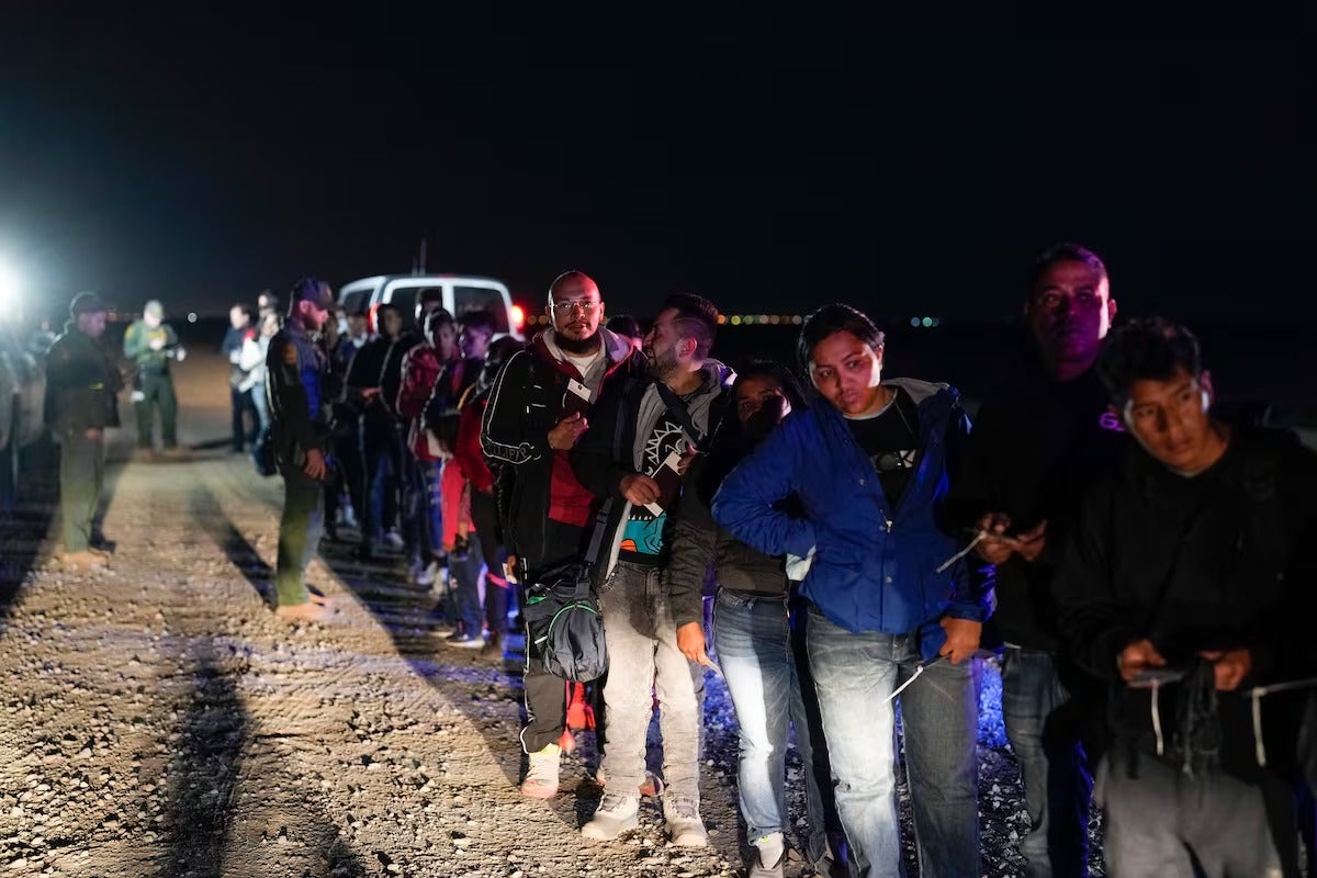 Nueve migrantes mueren bajo custodia EEUU