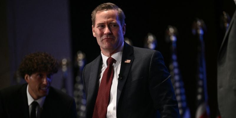 Asesor de seguridad de Trump, Mike Waltz, deja su cargo