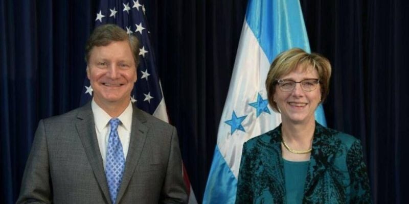 Llega a las CSJ el encargado de negocios de la Embajada de Estados Unidos en Honduras