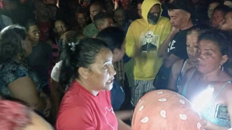 personas manifiestan Cuba apagones Decenas de personas se manifiestan en Cuba ante los prolongados apagones