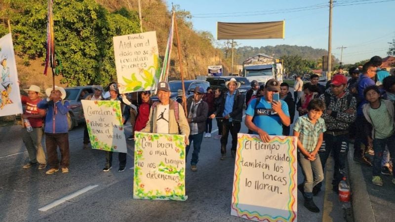 Pobladores de Intibucá bloquean la carretera CA-5