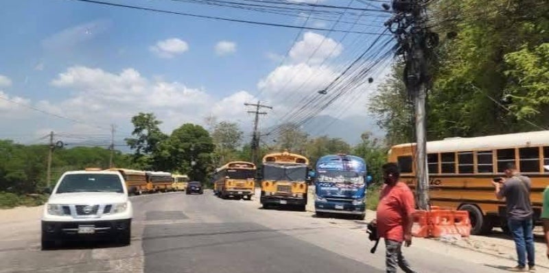 Transportistas de El Carmen paralizan unidades Transportistas de El Carmen paralizan unidades
