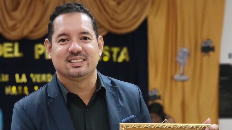 Persiguen reportero camarógrafo Ceiba