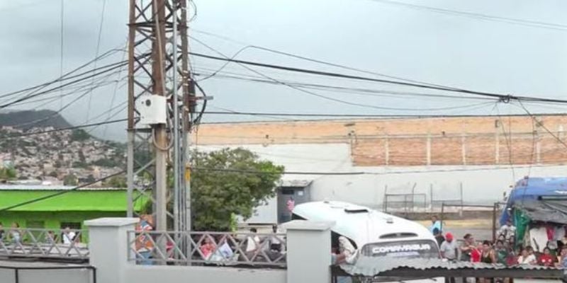 ¡Desgarrador! Hombre muere electrocutado al tocar transformador en Torocagua