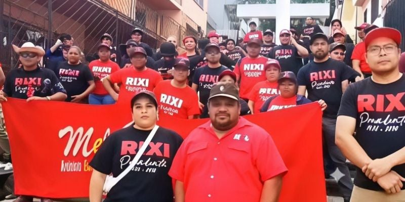 Colectivos de Libre comienzan a concentrarse en la capital tras llamado de Manuel Zelaya