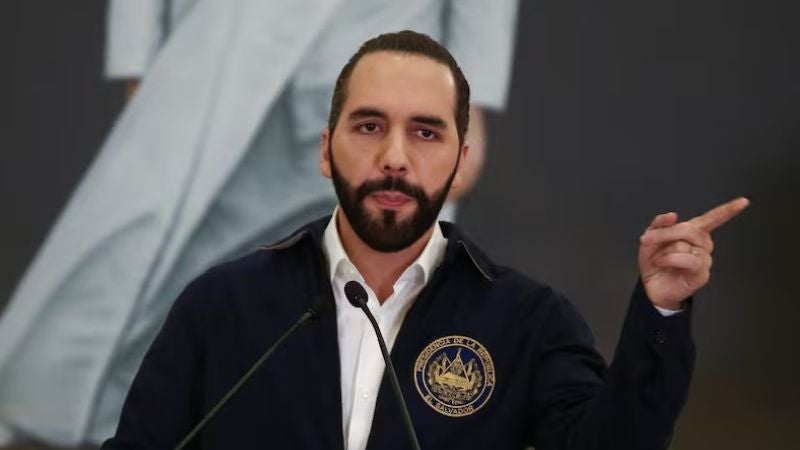 Nayib Bukele asegura que le tiene sin cuidado que le llamen dictador