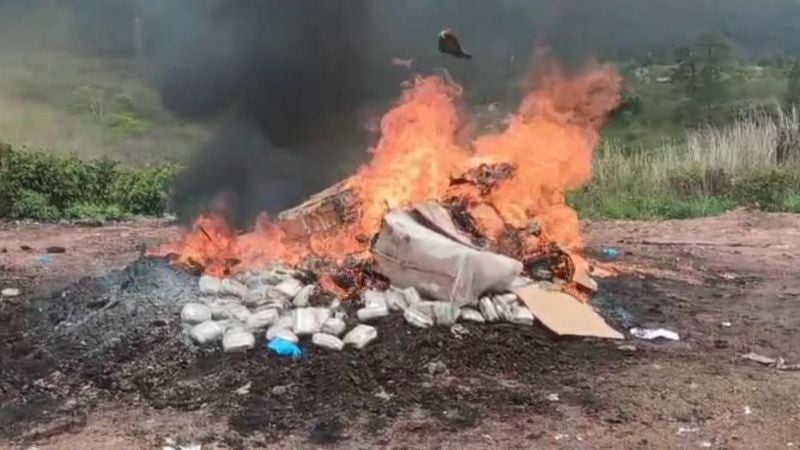 Quema cargamento droga