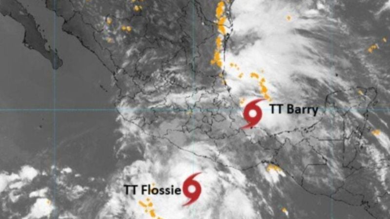 Se forman tormentas Flossie Barry