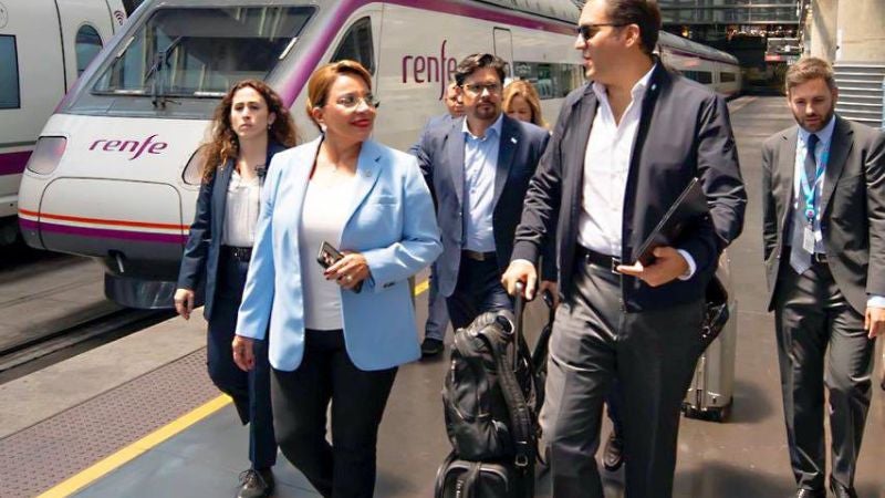 Presidenta Castro llega España Presidenta Castro llega España