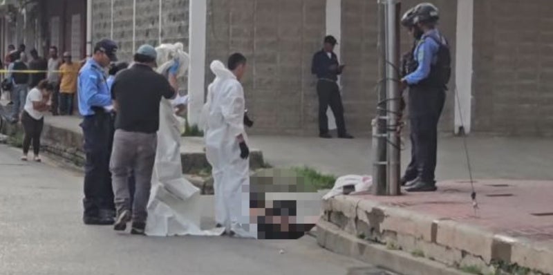 En Tela guardia mata a indigente