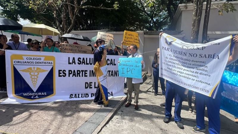 Tras dos meses en asambleas, odontólogos protestan hoy frente a Casa Presidencial