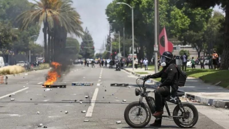 Cónsul de Honduras en Los Ángeles pide a compatriotas no salir ante protestas