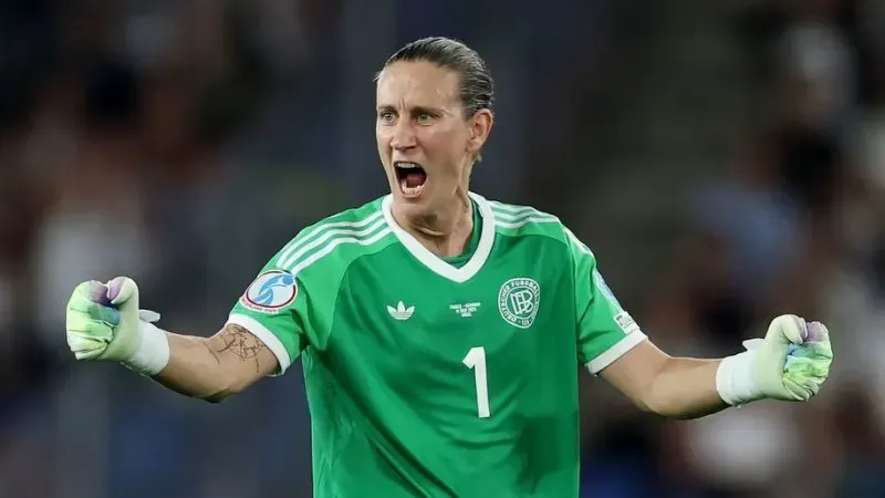Ann-Katrin Berger, doble sobreviviente de cáncer, impulsa a Alemania a semifinales de la Eurocopa 2025