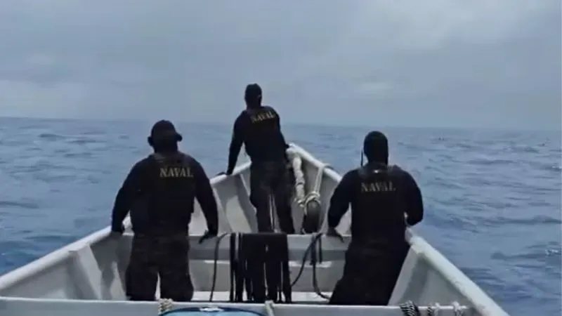 Navales video búsqueda tripulantes
