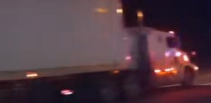 Conductor de furgón muere atropellado en CA-5