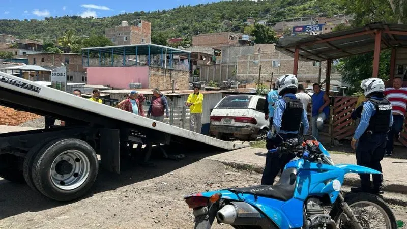 Retiran chatarra vehicular capital