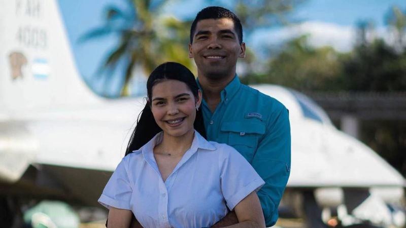 Fotos Lucerito junto esposo