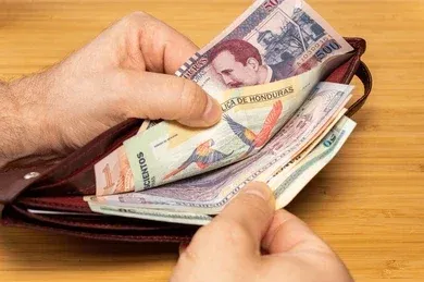 Hondureño denuncia “cariñosa” Lempira