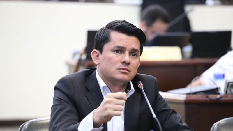 Sandoval ya ha sido encarado por los pobladores de su departamento por el incumplimiento de promesas de campaña.