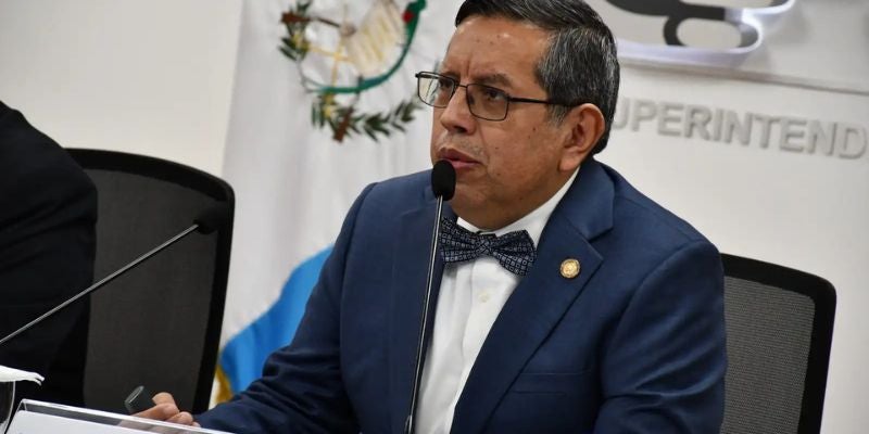 Guatemala nombra a Marco Livio Díaz embajador en Honduras tras salida de la SAT