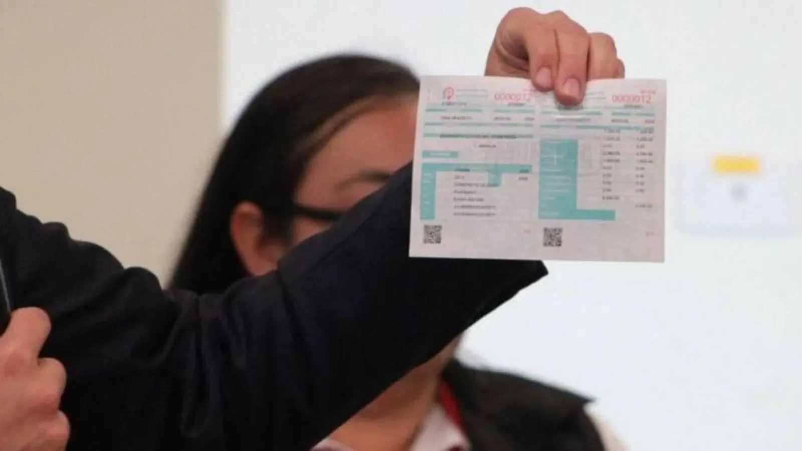 Las nueva boletas cuentan con diferentes sellos de seguridad.