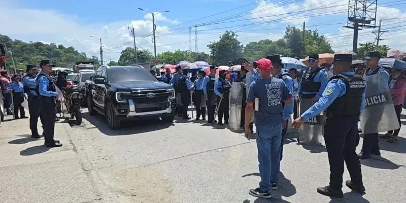 Caos en Choloma y Copán: Piedras, detenidos y desalojos en protestas de inversionistas Koriun