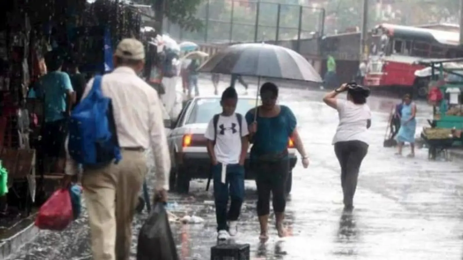 Lluvia onda tropical en el país