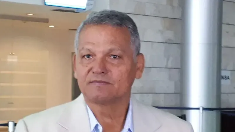 General en retiro cuestiona a FFAA por pedir al CNE dirigirse a la presidenta