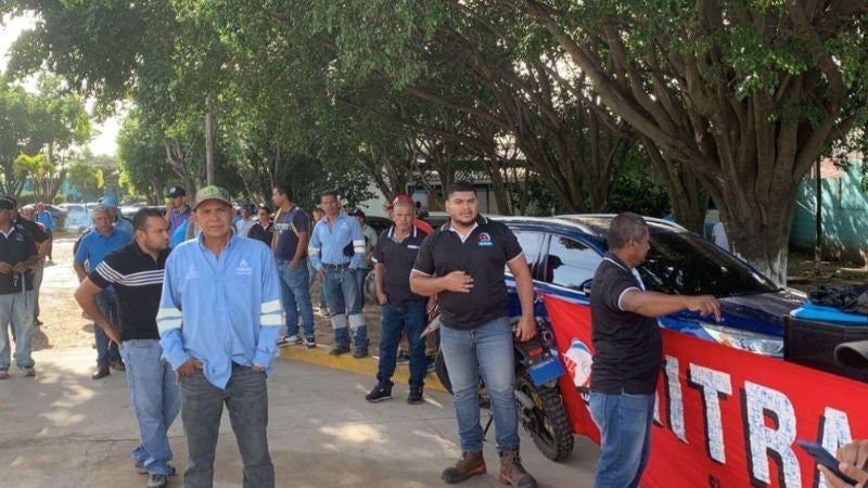 Los manifestantes expresaron su inconformidad sobre el manejo de la situación por parte de las autoridades.