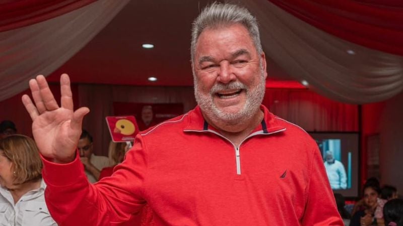 Roberto Contreras pone a disposición su cargo en el Partido Liberal