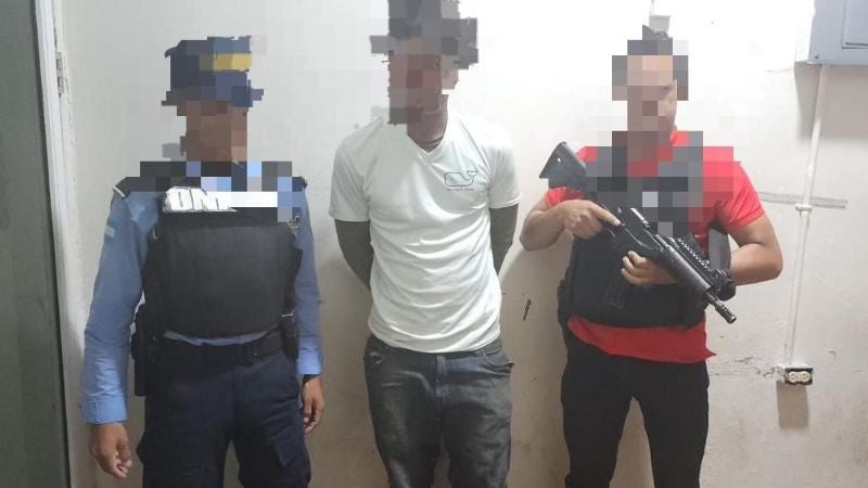 Sujeto detenido en Colón