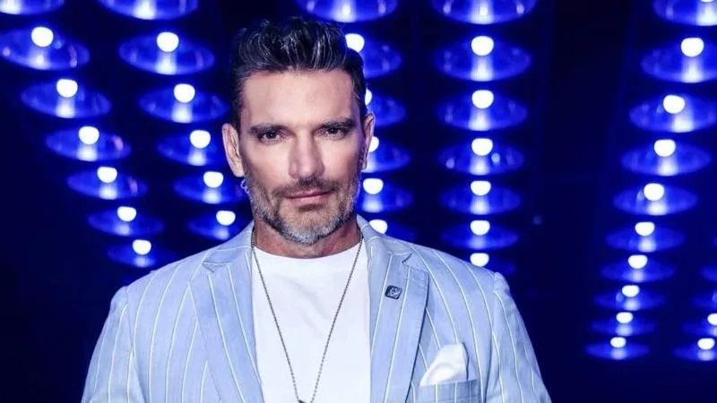 Julián Gil revela qué hacer si lo captan siendo infiel
