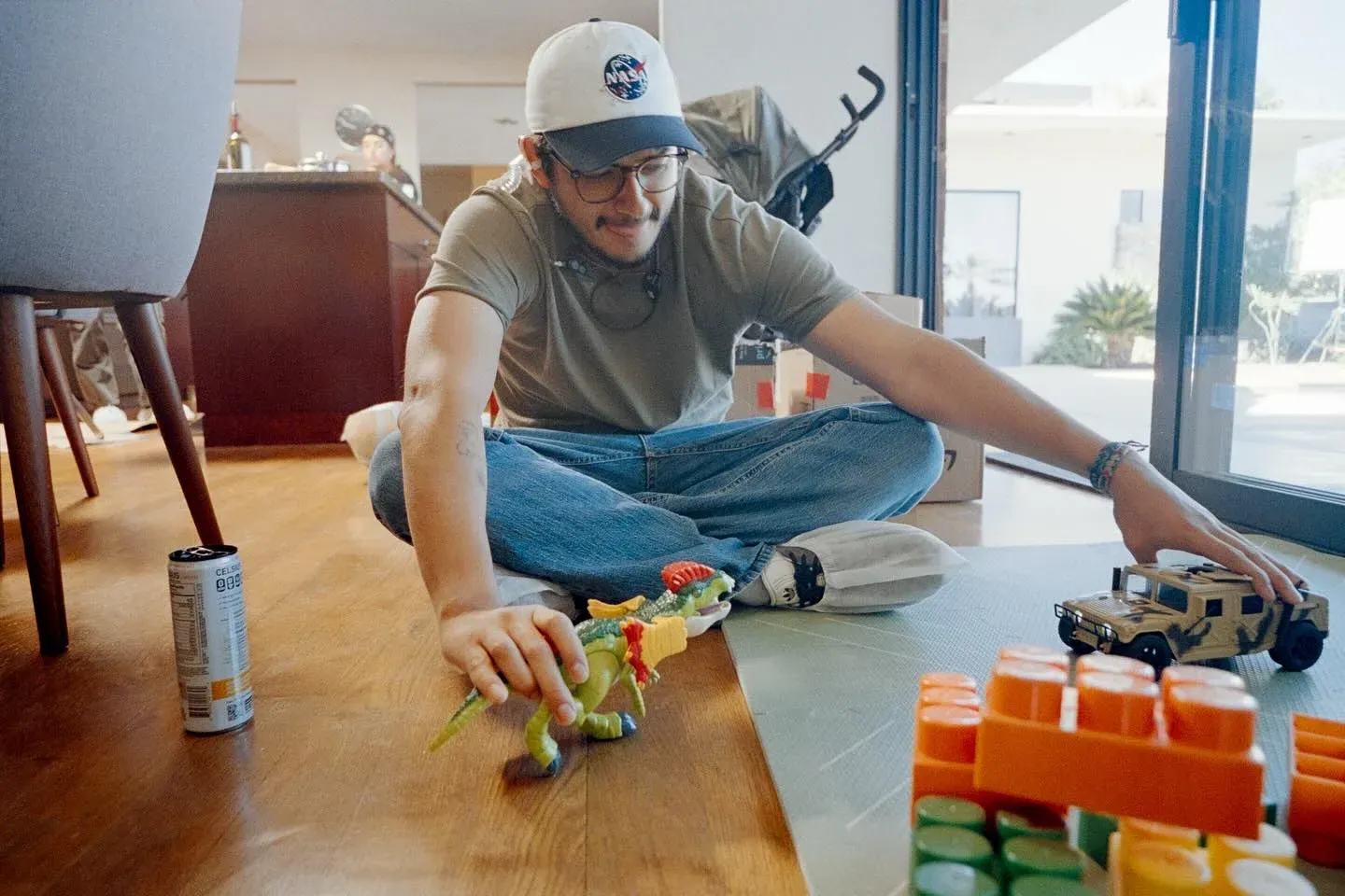 El guionista hondureño ha visto sus proyectos presentarse en diversas partes del mundo, incluyendo festivales y muestras en Grecia, Nueva York y Los Ángeles.