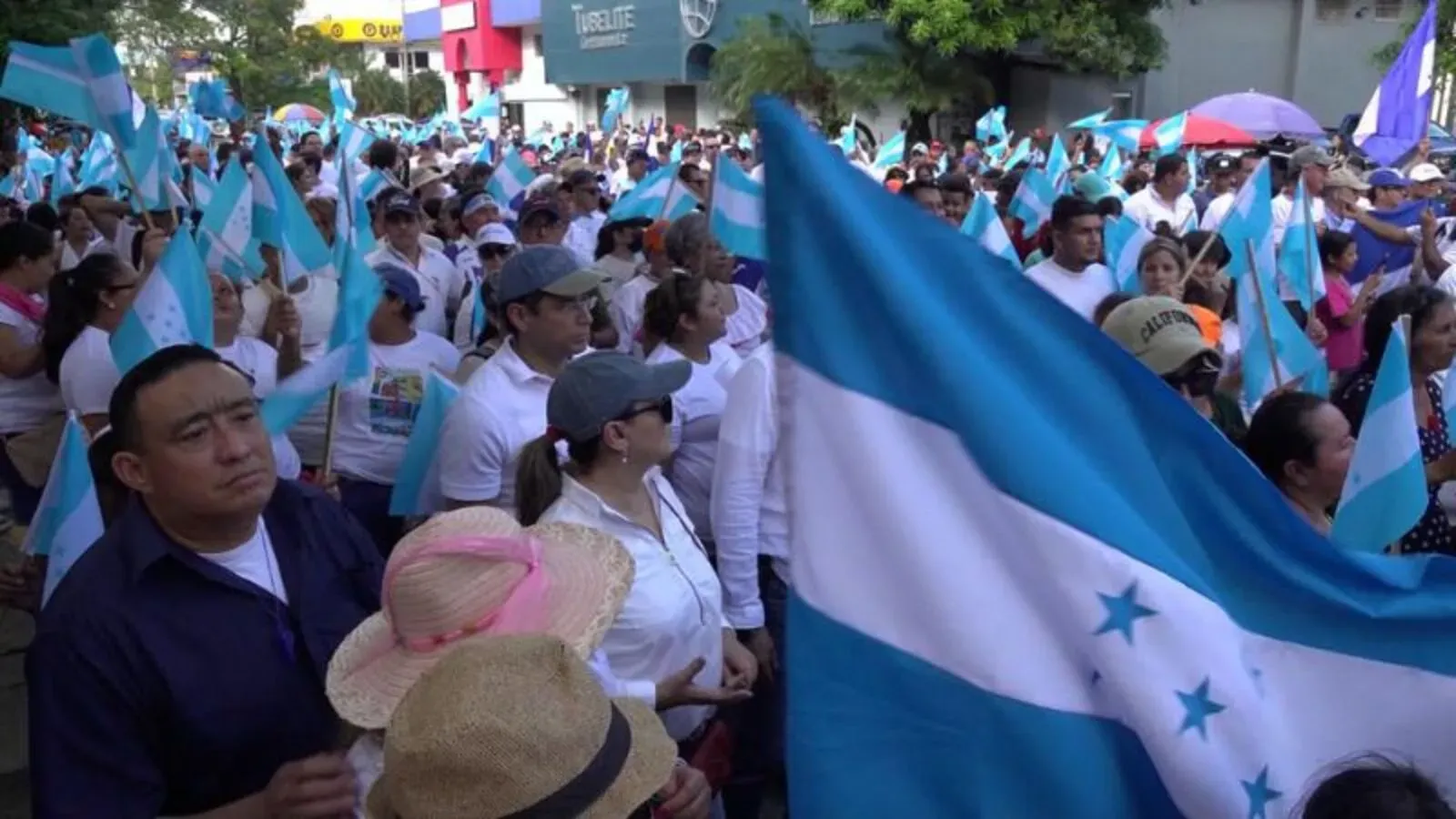Defensores de Honduras marcha