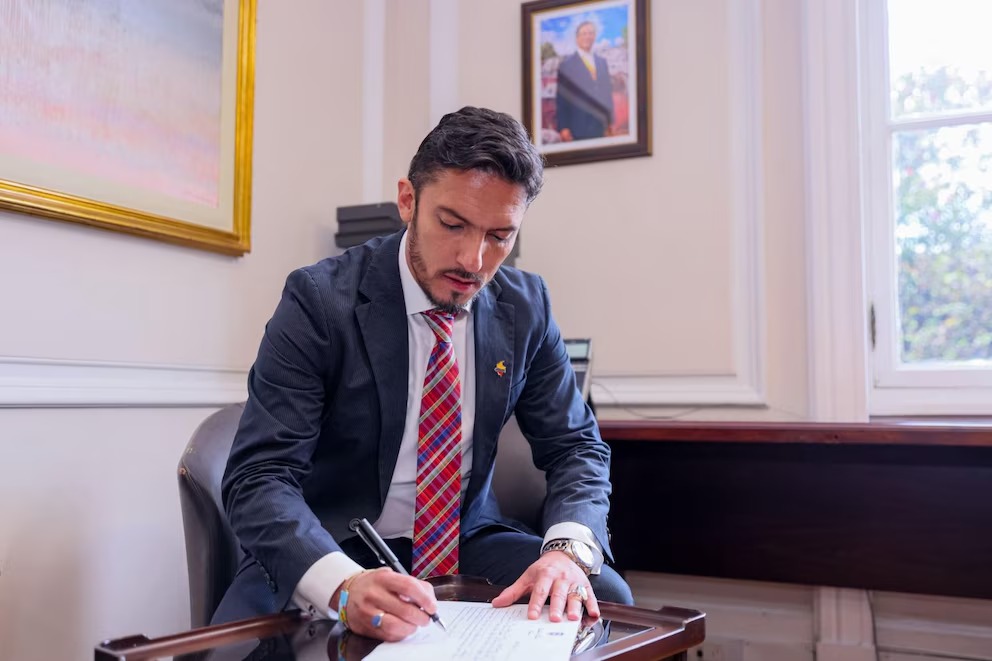 exactor porno ministro Colombia