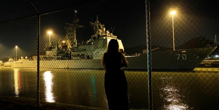 Buque lanzamisiles de EEUU Panamá rumbo al Caribe
