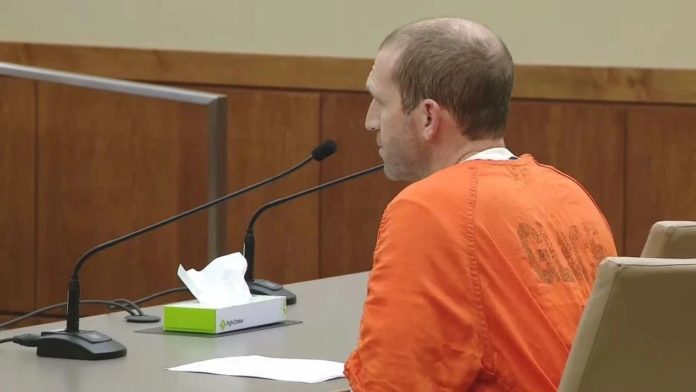 HOMBRE FINGIÓ SU MUERTE