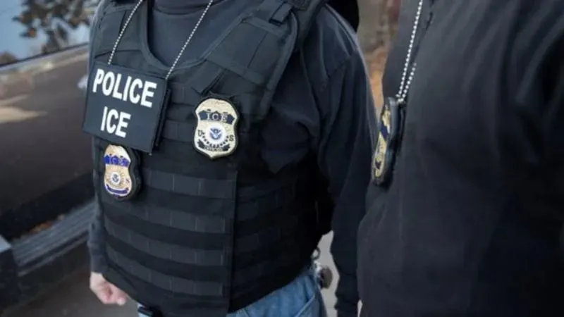 solicitudes para agentes ICE