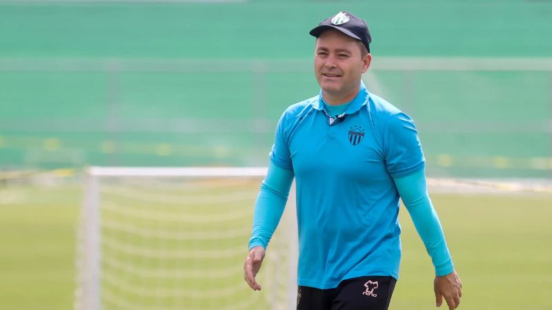 Javier López conoce el fútbol centroamericano, pues ya dirigió al equipo Antigua de Guatemala.