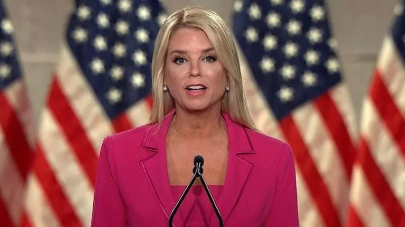 Pam Bondi Fiscal general de EE. UU. da control de Policía de Washington a la DEA