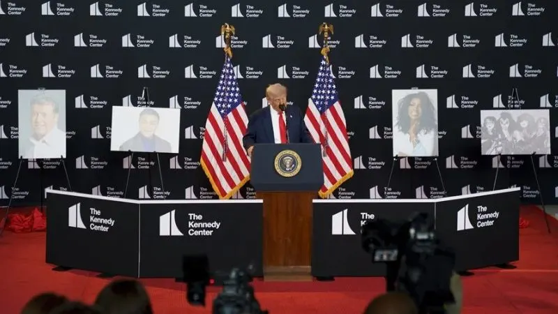 Trump entrega los Premios del Centro Kennedy a Stallone, Gaynor y Kiss