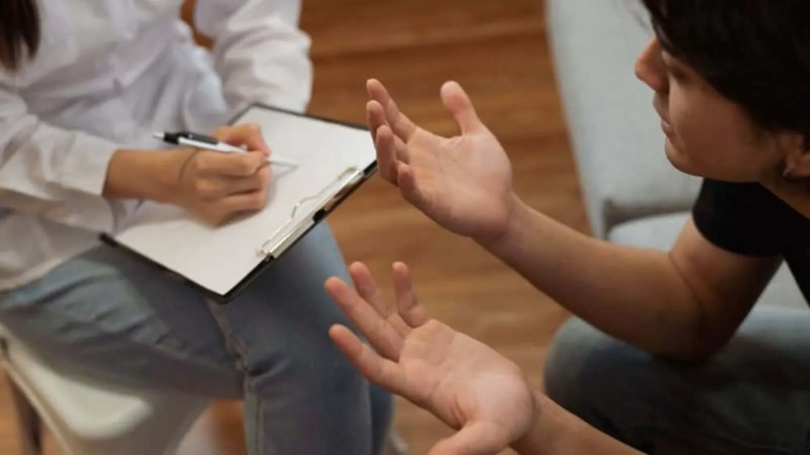Unas dos personas buscan ayudan psicológica en Hospital Escuela
