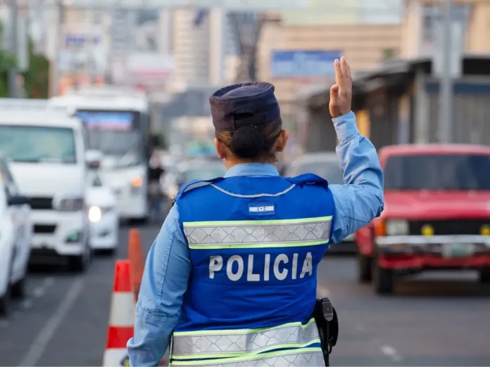 Denuncian mujer licencias SPS