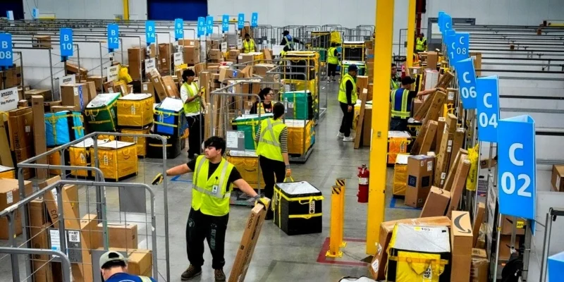 Empleadores redujeron las contrataciones en EE.UU. y agregaron 73.000 puestos de trabajo