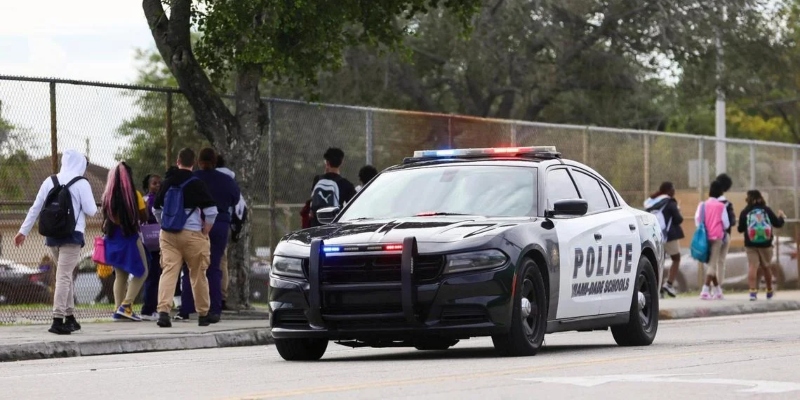 menores Familias del sur de Florida temen que el regreso a clases dispare operativos de inmigración