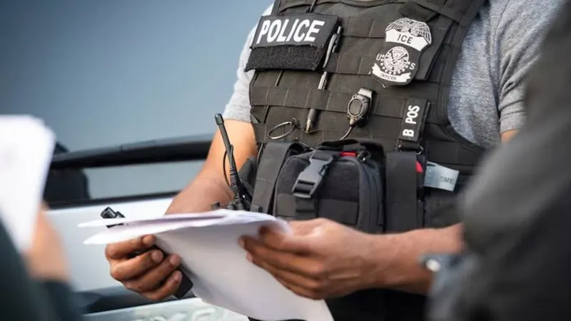 ¿Qué documentos te protegen en una redada migratoria en EE.UU.?