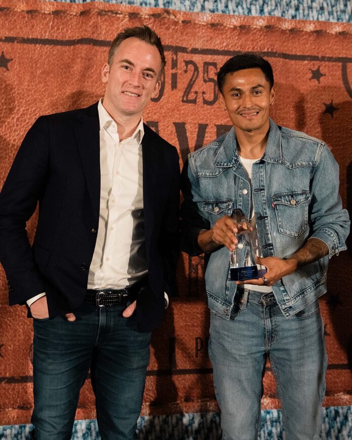 Andy Najar recibió el premio del Mejor Defensor del Año del equipo Nashville SC.